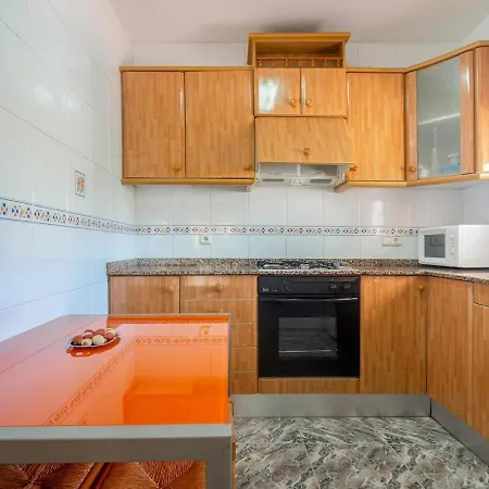 Preciosa Casa Con Un Enorme Jardin El Vendrell